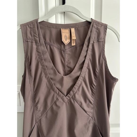 Indygena LIIKE Athletic Dress Color: Mocha Size: Medium - Picture 5 of 9